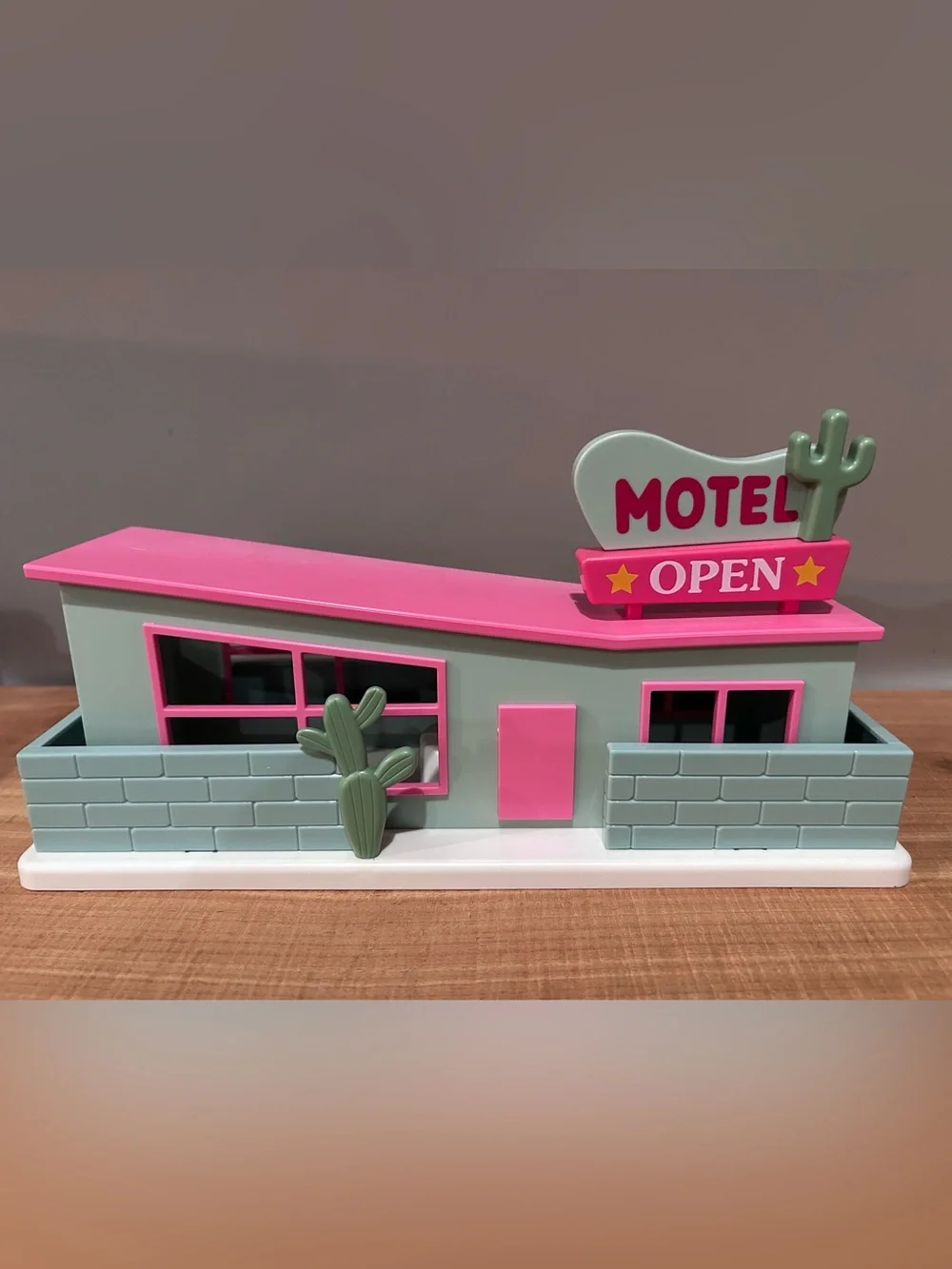 🌵🩷Target Bullseye Playground Mid-Century Palm Springs Barbiecore LED Decor🩷🌵